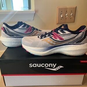 Saucony Triumph 20 Women’s running shoe-size 9.